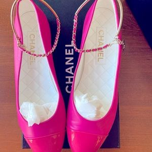 CHANEL Ballerina 39 Lambskin & Patent Calfskin Dark Pink Chain Charm  Detail